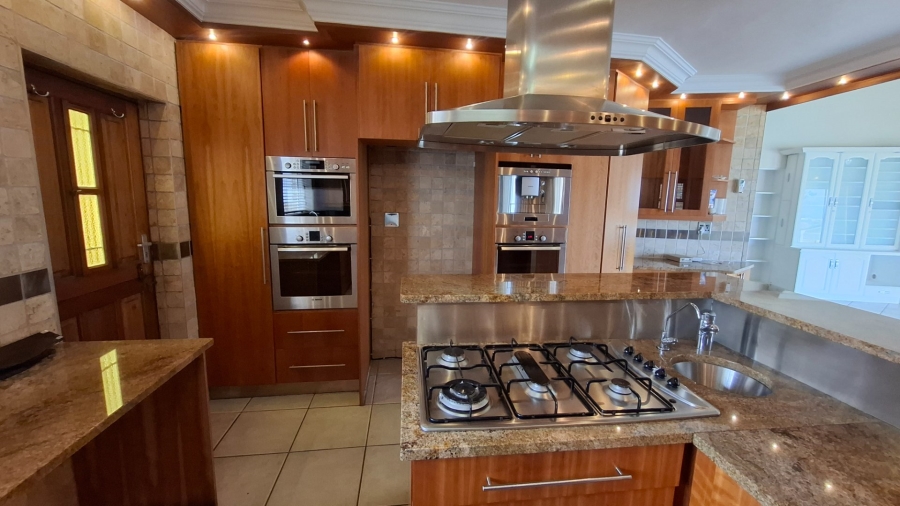 4 Bedroom Property for Sale in Menkenkop Western Cape